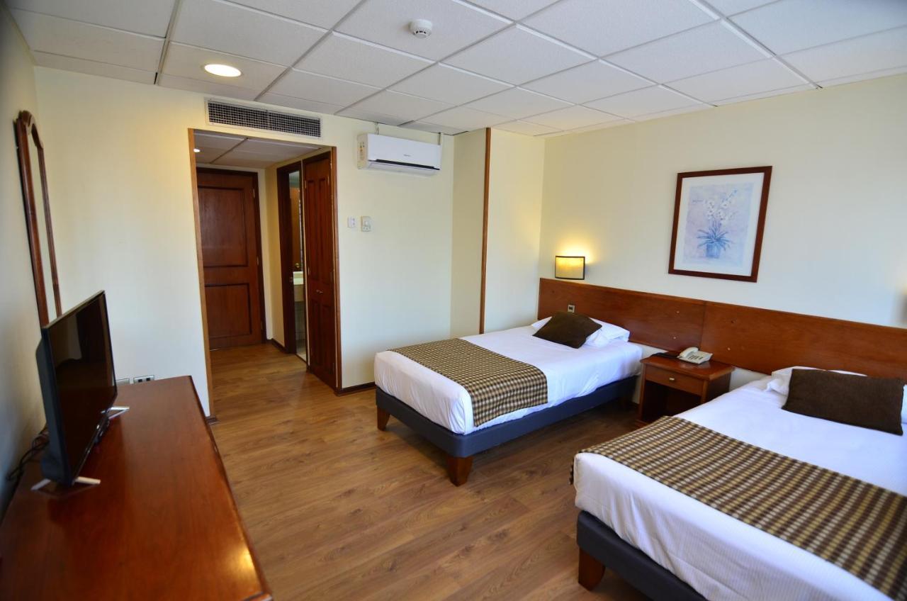 Tur Hotel Santiago Luaran gambar